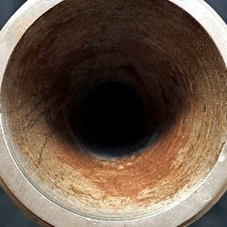 Volata della canna vista frontalmente, finitura interna di un fucile ad avancarica artigianale